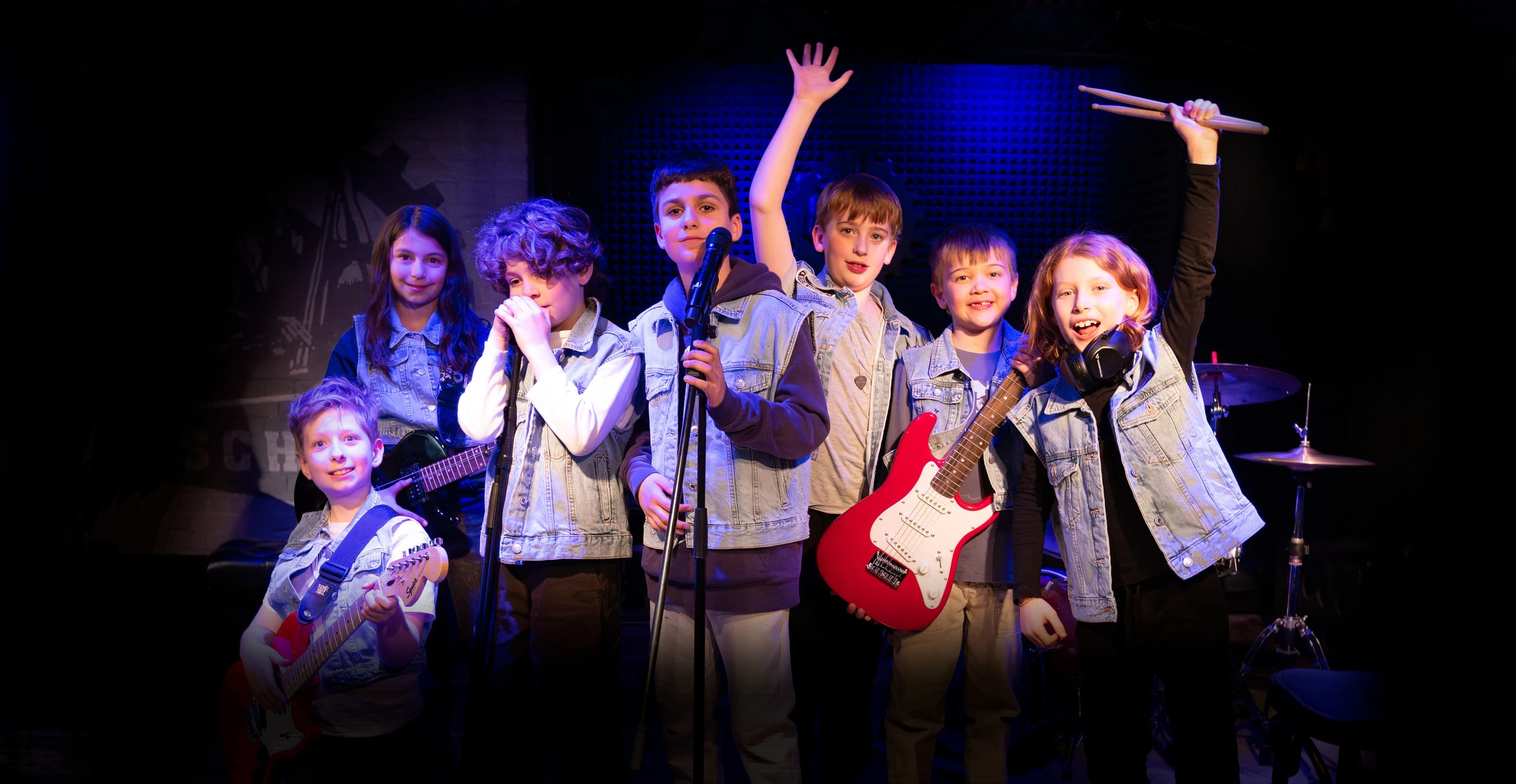 Kinderband auf der Bühne der Rock Academy Musikschule in Berlin-Mitte
